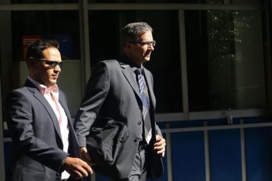 Από την πλαϊνή πόρτα μπήκαν οι τροϊκανοί στο υπουργείο Οικονομικών Από την πλαϊνή πόρτα μπήκαν οι τροϊκανοί στο υπουργείο Οικονομικών