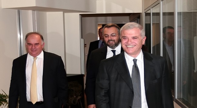 Περιμένει το σήμα του Μελισσανίδη