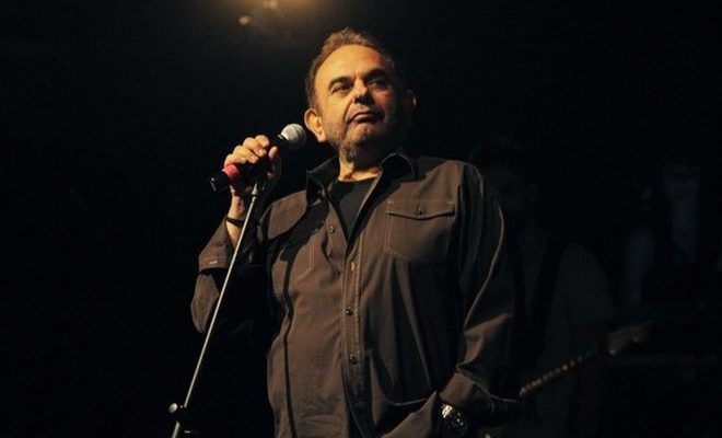 Πέθανε ο Σάκης Μπουλάς Πέθανε ο Σάκης Μπουλάς