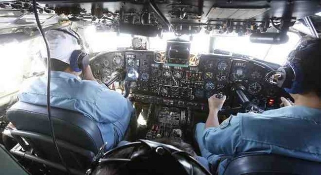 Boeing 777: Στη δημοσιότητα το έγγραφο με τις συνομιλίες των πιλότων. Boeing 777: Στη δημοσιότητα το έγγραφο με τις συνομιλίες των πιλότων.