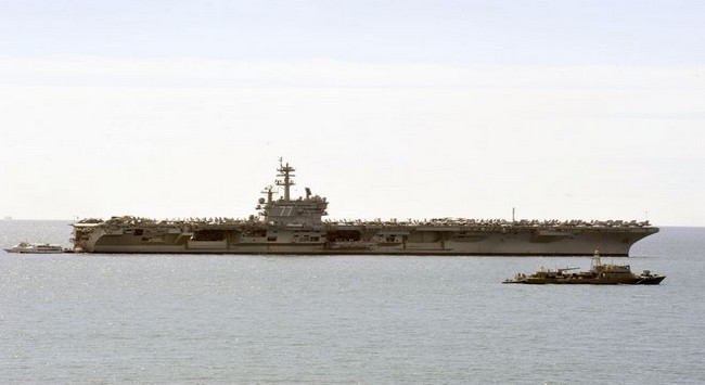 Έφτασε ο αμερικάνικος στόλος στον Πειραιά Έφτασε ο αμερικάνικος στόλος στον Πειραιά