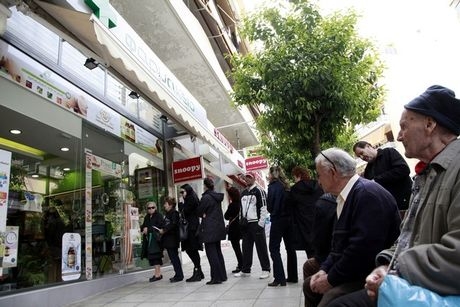 Συνεχίζεται η ταλαιπωρία στα φαρμακεία Συνεχίζεται η ταλαιπωρία στα φαρμακεία