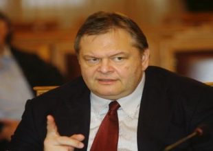 Διαφωνεί ο Βενιζέλος να ψηφιστούν σε έναν άρθρο τα συμφωνηθέντα με την Τρόικα