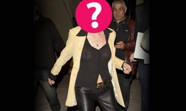 Ποια 56χρονη star εμφανίστηκε χωρίς σουτιέν και μας… πέταξε τα μάτια έξω;