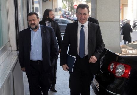 Κρατάει αντίσταση η κυβέρνηση