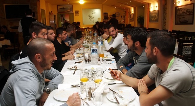 Οικογενειακό γεύμα μετά την προπόνηση