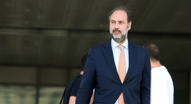 Χάρης, ο άνθρωπος με τα 2 πρόσωπα