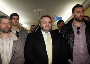 Βράζουν στην Βασίλισσα για το ΑΣΕΑΔ