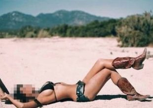 Τρέλανε τον ανδρικό πληθυσμό με τη σέξι φωτογραφία της στην παραλία η…