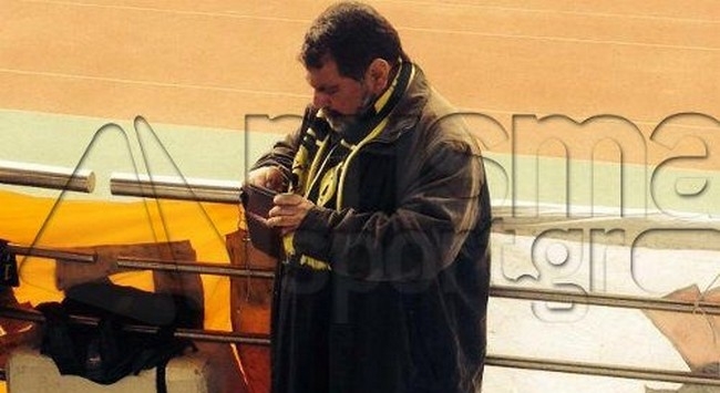 ΑΕΚτζής μέχρι κόκκαλο ο πάτερ-Βαγγέλης!