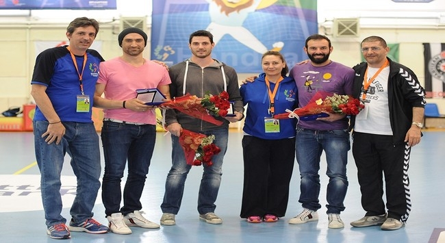 Βράβευσε τους Μάγκες ο «Βριληττός»
