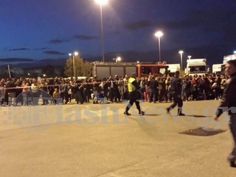 Αναστάτωση στο λιμάνι του Πειραιά από τηλεφώνημα για βόμβα στο πλοίο Knossos Palace