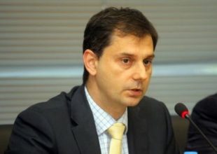 Θεοχάρης: “Καταλάβετε το και κράξτε το μετά”