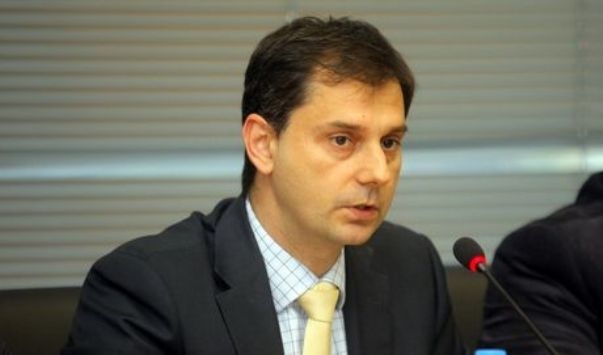 Θεοχάρης: “Καταλάβετε το και κράξτε το μετά” Θεοχάρης: “Καταλάβετε το και κράξτε το μετά”