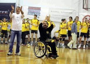 Το χειροκρότημα στον Ξηροκώστα (VIDEOS)