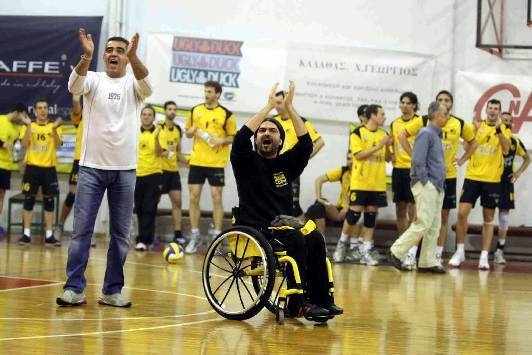 Το χειροκρότημα στον Ξηροκώστα (VIDEOS)