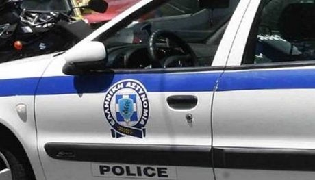 Έβαλε στο διαδίκτυο αγγελία για μαχαίρια και φωτοβολίδες και συνελήφθη