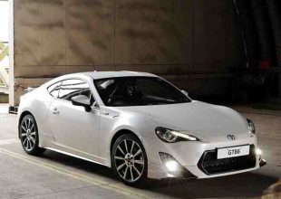 Αντικαθιστά τα ρομπότ με ανθρώπους για να πετύχει καλύτερη ποιότητα