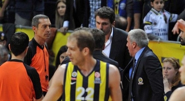 Έξι λεπτά… οργής Ομπράντοβιτς -και λαού!