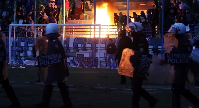 Βεντέτα οπαδών Αιγάλεω με αστυνομία