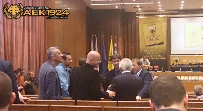 Ο Κετσπάγια στην παρουσίαση του βιβλίου