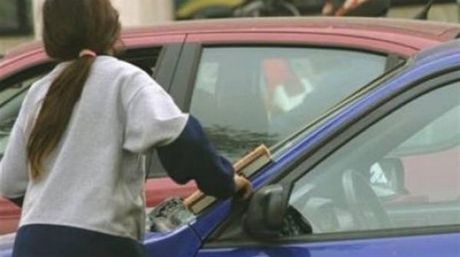 Ανήλικοι φτάνουν με λεωφορεία στην Ελλάδα και τα κυκλώματα τα προωθούν στην επαιτεία, την πορνεία και τα ναρκωτικά