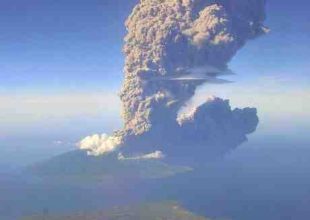 Έκρηξη σε ηφαίστειο στην Ινδονησία επηρεάζει πτήσεις στην Αυστραλία