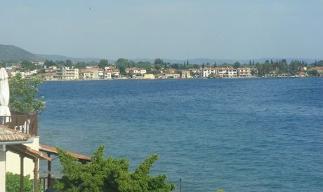 Τα έσπασαν αλλοδαποί ανήλικοι μετανάστες