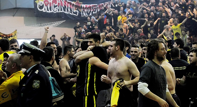 Πανηγύρισαν την άνοδο με την ψυχή τους!