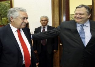 Βενιζέλος: Η χώρα ζει σε συνθήκες εμφυλίου πολέμου με βρισιές, απειλές και προσβολές