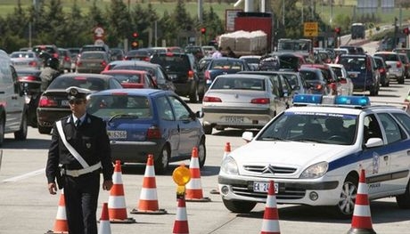 Eπιστροφή πινακίδων ενόψει εκλογών