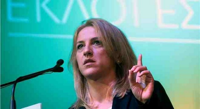 Προβάδισμα Ρένας Δούρου στην Περιφέρεια Αττικής Προβάδισμα Ρένας Δούρου στην Περιφέρεια Αττικής