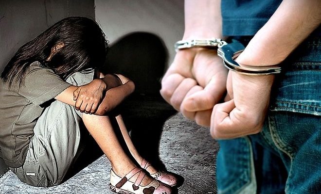 Δύο αστυνομικοί σε σπείρα πορνογραφίας