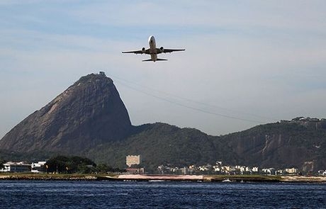 Συνεχίζουν την απεργία στο αεροδρόμιο του Ρίο