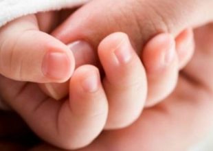 Εγκατέλειψαν βρέφος σε ταράτσα στα Πατήσια