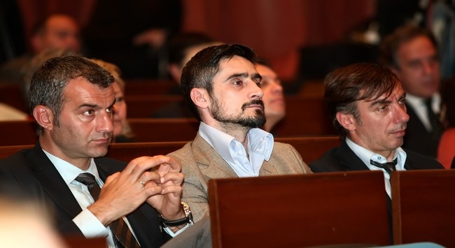 Η ΑΕΚ πάνω από όλους, λέει πάντα ο Λύμπε