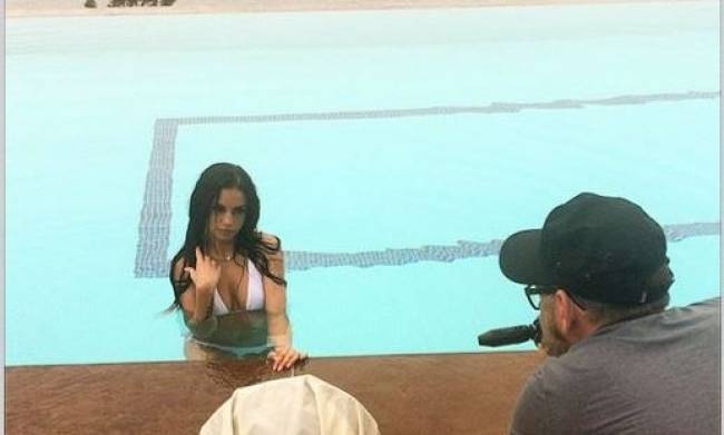 Δείτε την Δήμητρα Αλεξανδράκη topless!