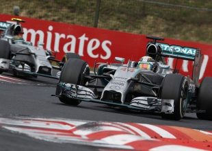 «Σύννεφα πολέμου» στη Mercedes