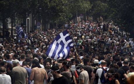Ελλάδα, μια εύθραυστη ηρεμία. Υπαρκτοί οι φόβοι για το μέλλον
