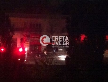 Πύρινη “κόλαση” τη νύχτα στο Ηράκλειο Πύρινη “κόλαση” τη νύχτα στο Ηράκλειο