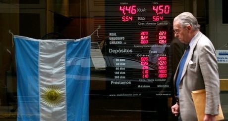 FT: Ενδεχόμενο χρεοκοπίας για την Αργεντινή την Τετάρτη