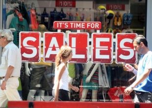 Ανάσα εκπτώσεων: Θέλουν να ρεφάρουν οι καταστηματάρχες