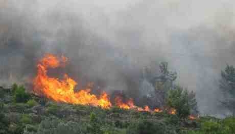 Ηράκλειο: Συνεχίζεται για δεύτερη μέρα η πυρκαγιά στο Αντισκάρι Ηράκλειο: Συνεχίζεται για δεύτερη μέρα η πυρκαγιά στο Αντισκάρι