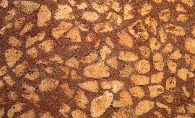 Μαρμάρινο δάπεδο αποκαλύφθηκε στην Αμφίπολη