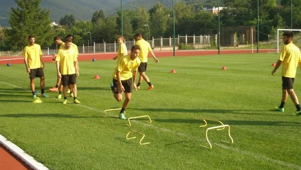 Αναζητούνται χρήματα για την επιστροφή από το Πράβετς!