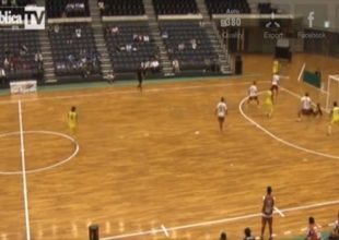 Τρομερό γκολ σε αγώνα futsal (VIDEO)