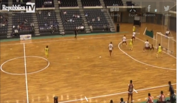 Τρομερό γκολ σε αγώνα futsal (VIDEO)