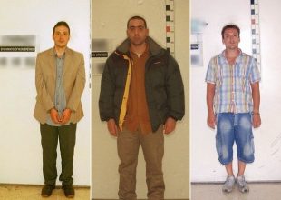 Αυτοί είναι οι τρεις ληστές του Δίστομου. Μεταξύ τους και ο υπαρχηγός του Μαζιώτη, Γιώργος Πετρακάκος