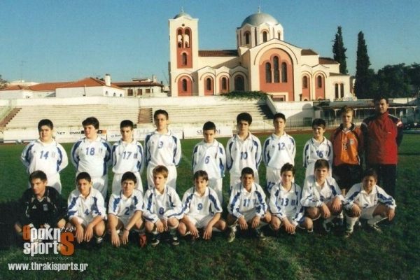 Ντοκουμέντο: Ο Μάνταλος παιδάκι, με την σχολική ομάδα της Α’ Γυμνασίου.