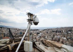 Αποκλειστικό: Μπήκαμε στον ουρανοξύστη-φάντασμα του Πειραιά